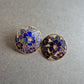 Elegante Cloisonné-Ohrringe mit Blütenmotiv – Gold & Blau