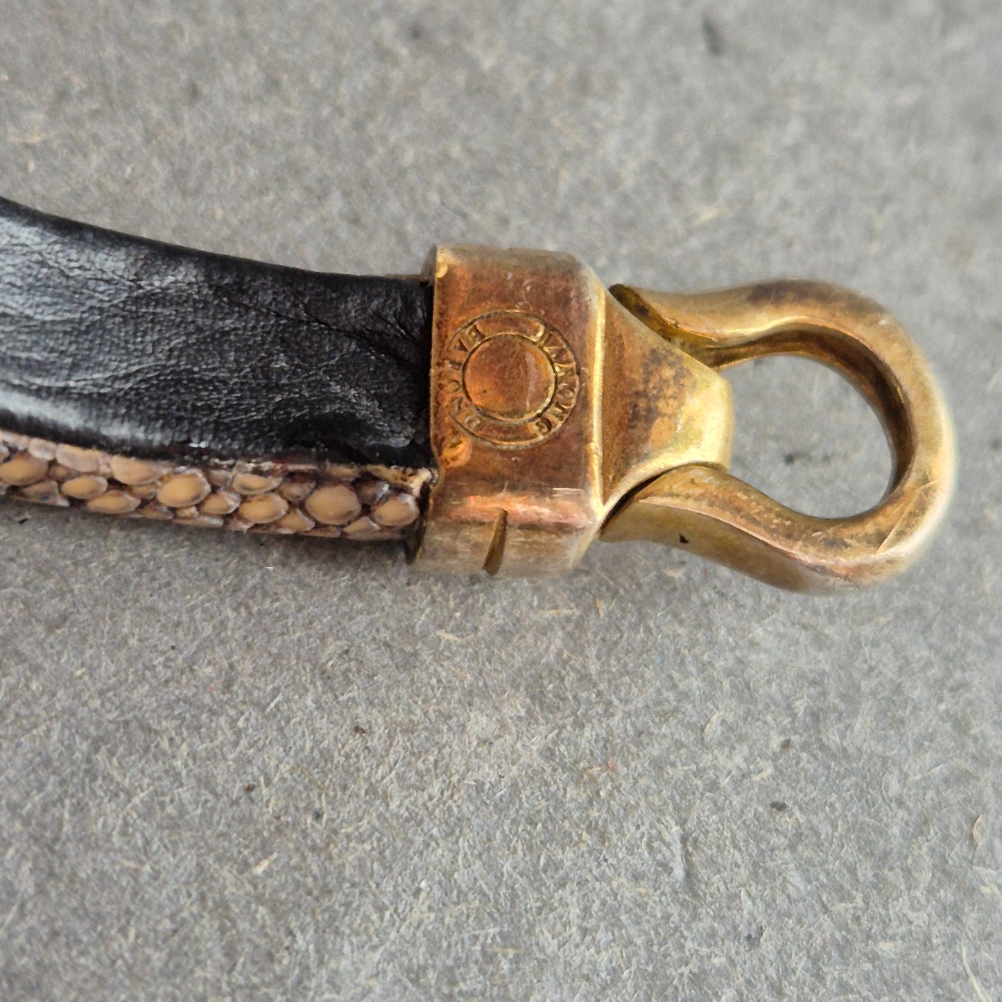 Vintage Rochenleder-Armband – Exotisches Design mit Messingdetails