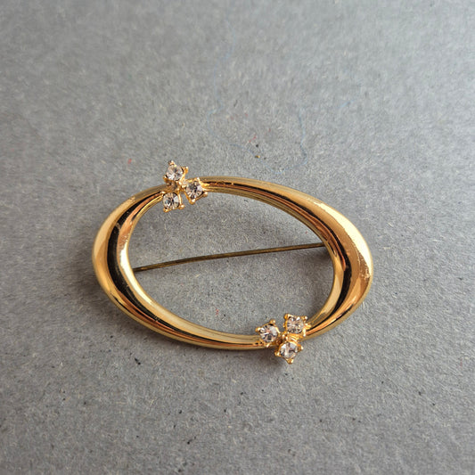 Elegante ovale Vintage-Brosche – Goldoptik mit Strassakzenten