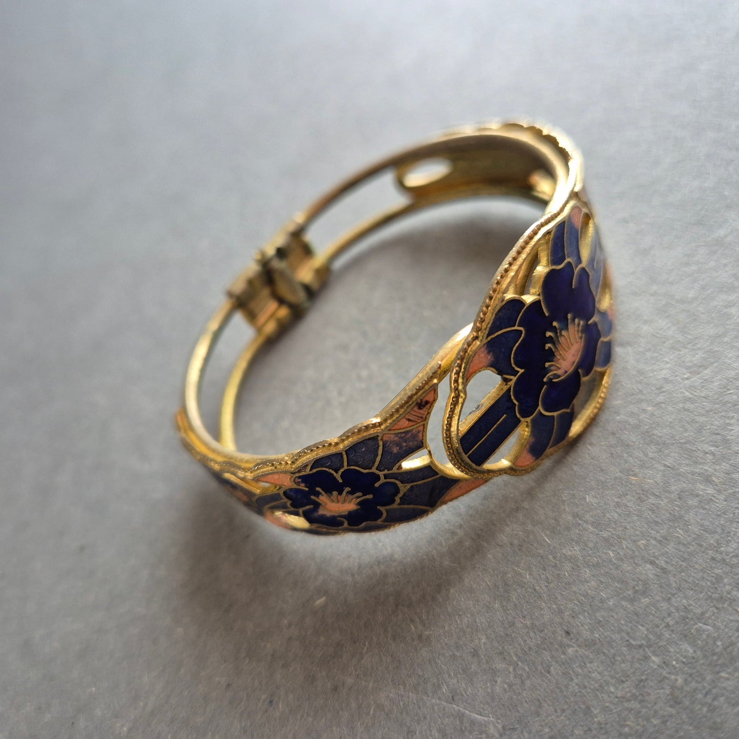Emaille Vintage-Armreif – Florales Design in Blau und Gold