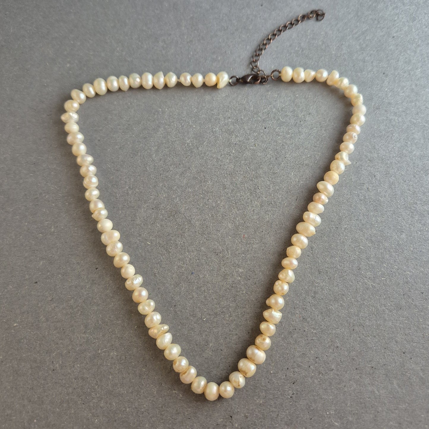 Vintage Süßwasserperlenkette – Naturweiß & elegant