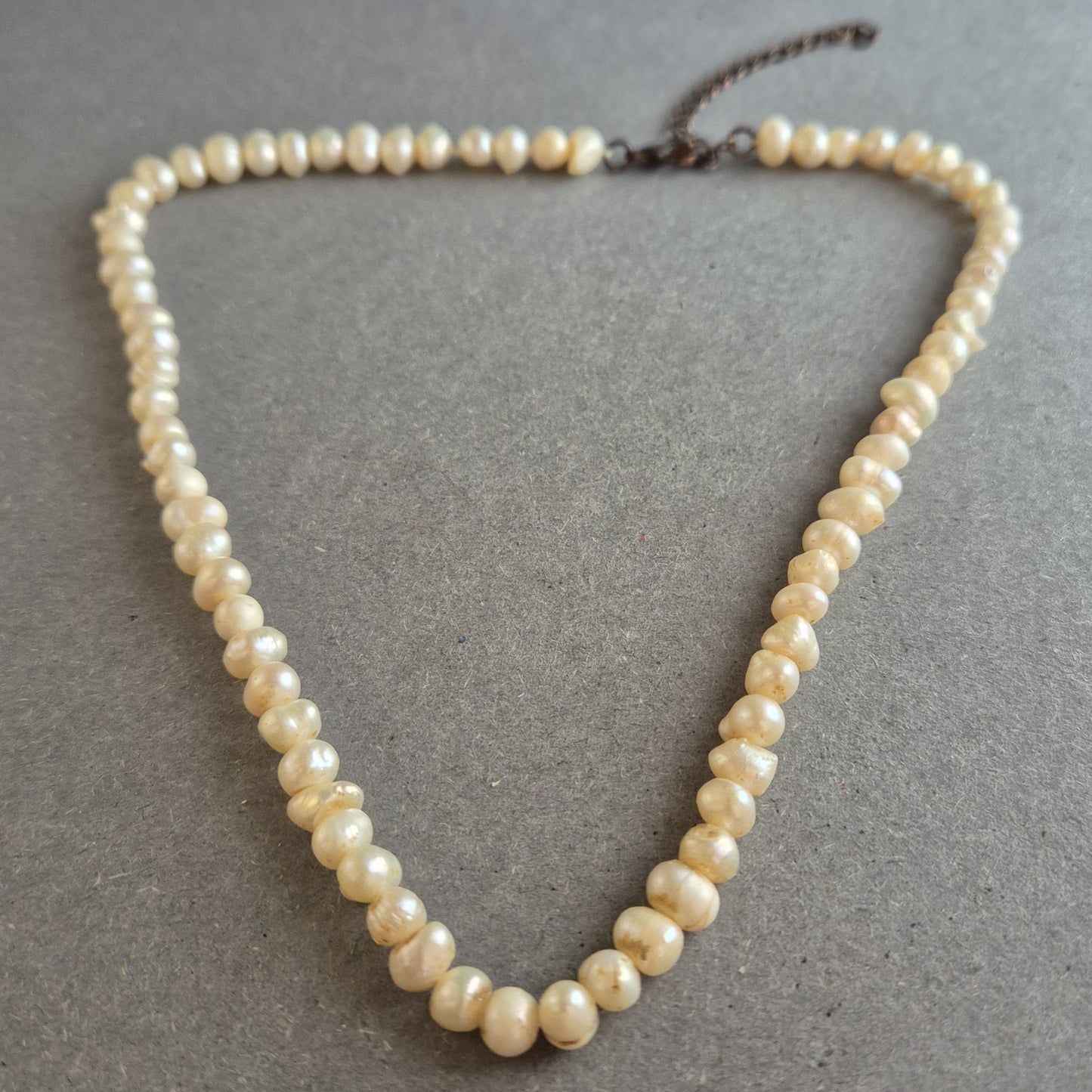Vintage Süßwasserperlenkette – Naturweiß & elegant