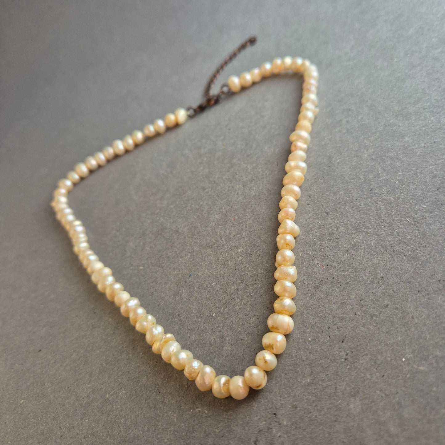 Vintage Süßwasserperlenkette – Naturweiß & elegant