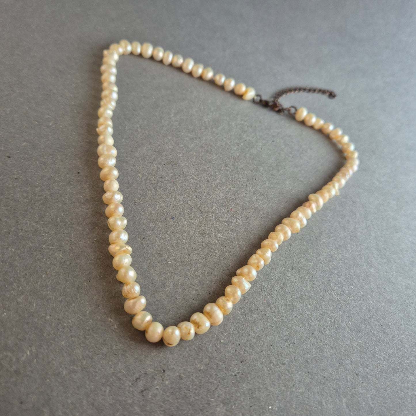 Vintage Süßwasserperlenkette – Naturweiß & elegant