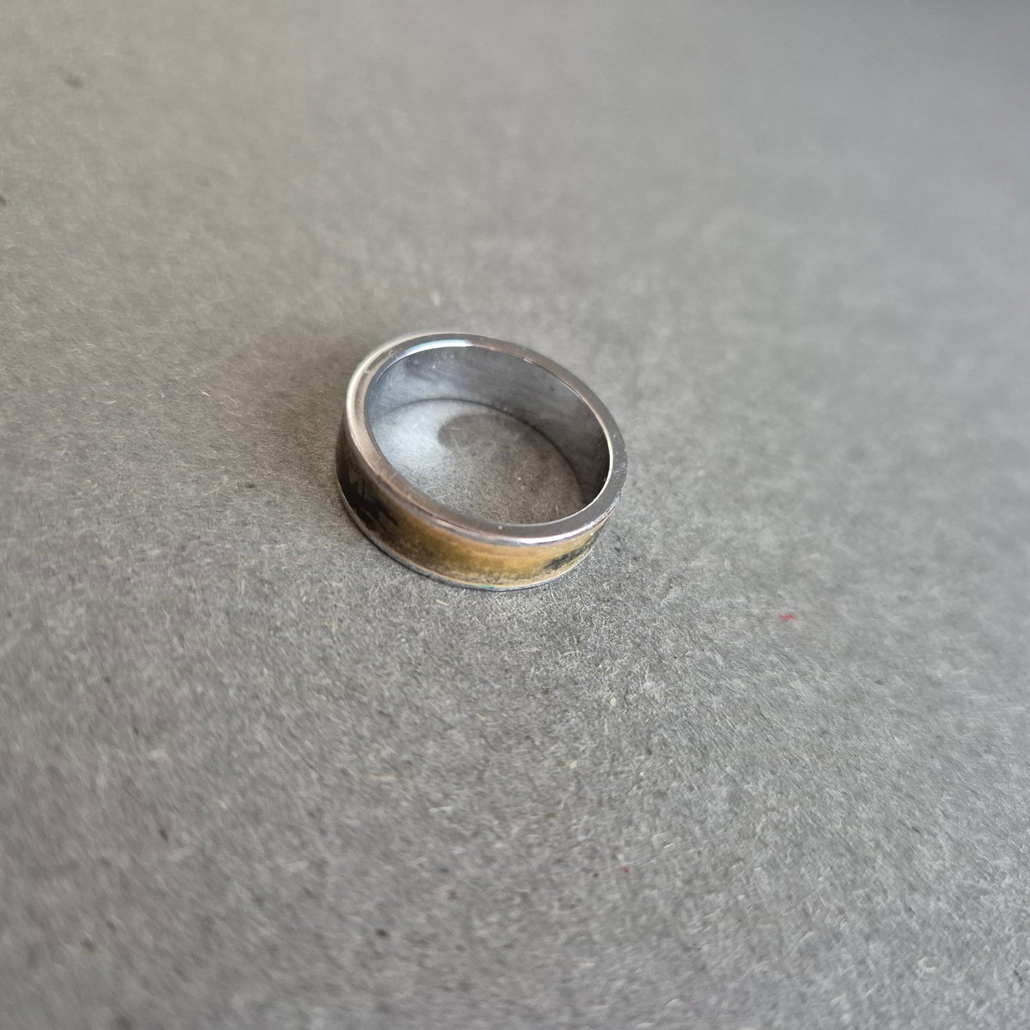 Bicolor Edelstahlring – Schlicht & maskulin