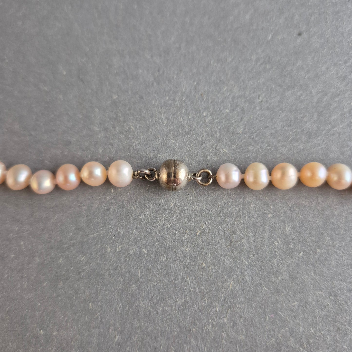 Süßwasserperlenkette – Roséfarben & klassisch