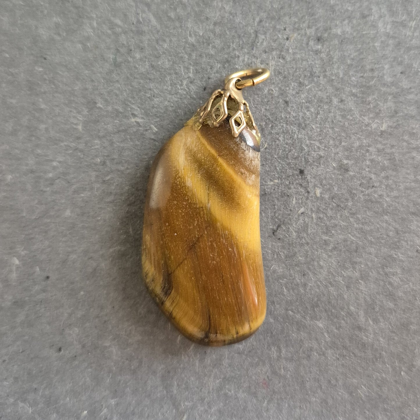 Tigerauge Anhänger – Naturstein mit Goldöse