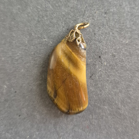 Tigerauge Anhänger – Naturstein mit Goldöse
