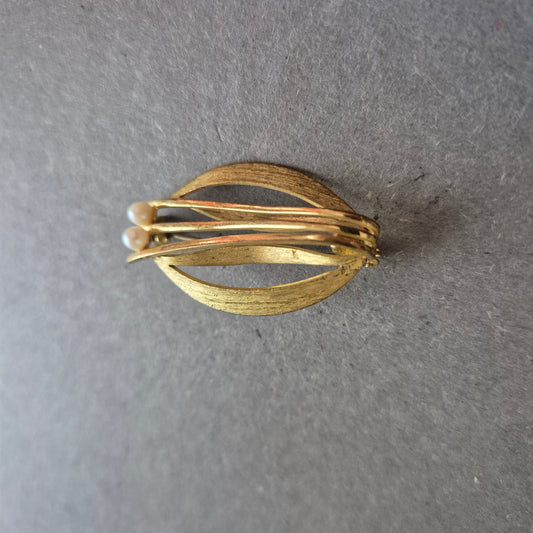 Vintage Brosche aus vergoldetem Metall mit Zuchtperlen-Akzent
