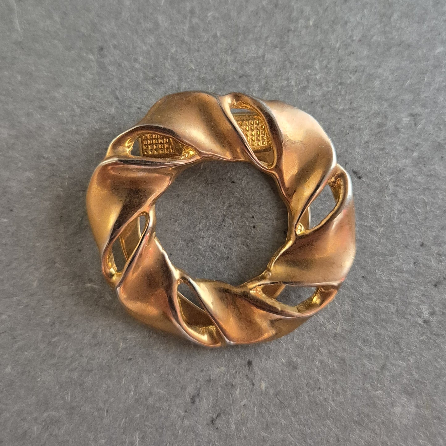 Vergoldete Vintage Brosche im Spiraldesign