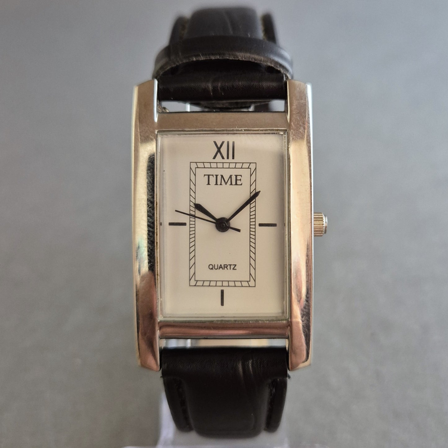 TIME Herrenarmbanduhr – Klassisch rechteckiges Design mit Lederband