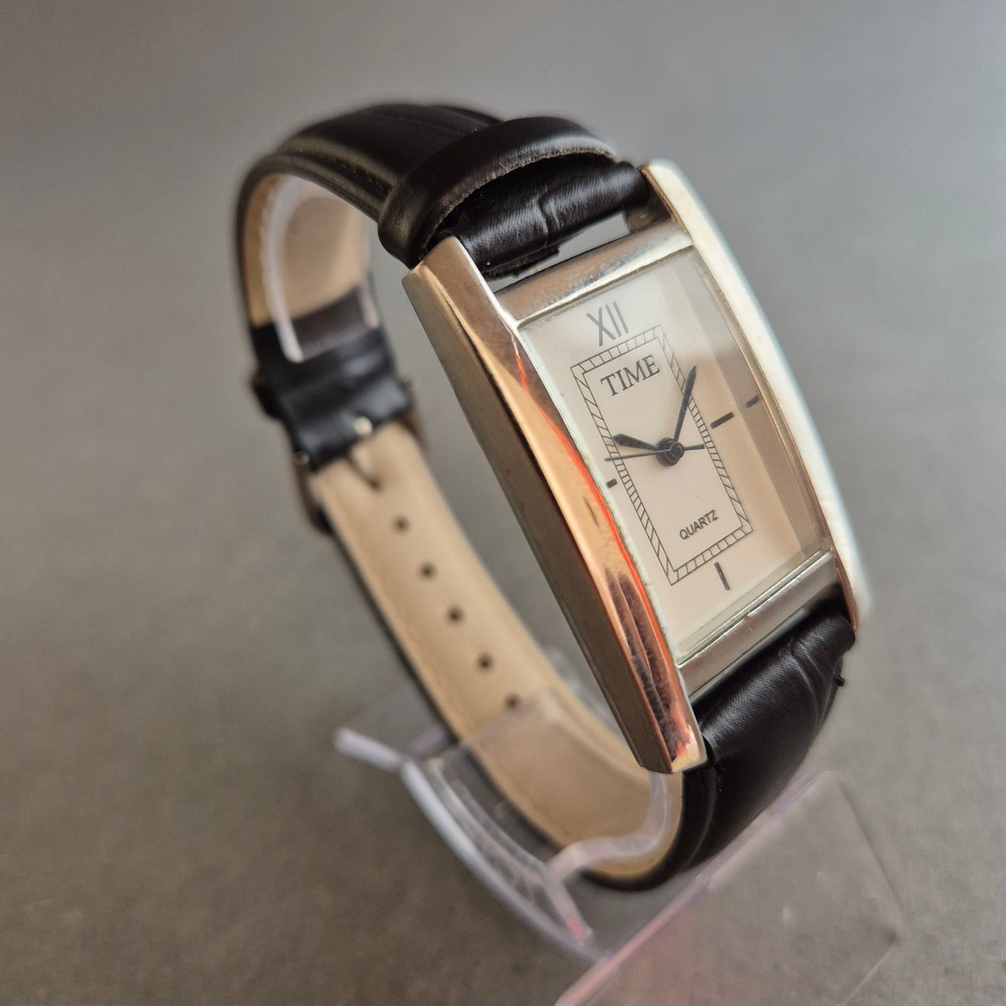 TIME Herrenarmbanduhr – Klassisch rechteckiges Design mit Lederband