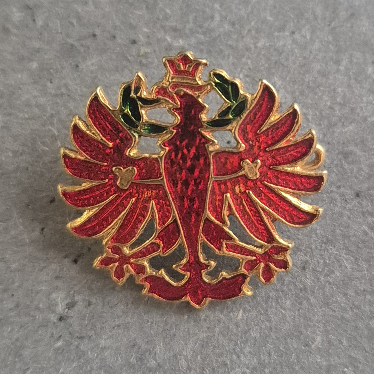 Pins Brosche Roter Adler mit Krone – Emaille Vintage-Look