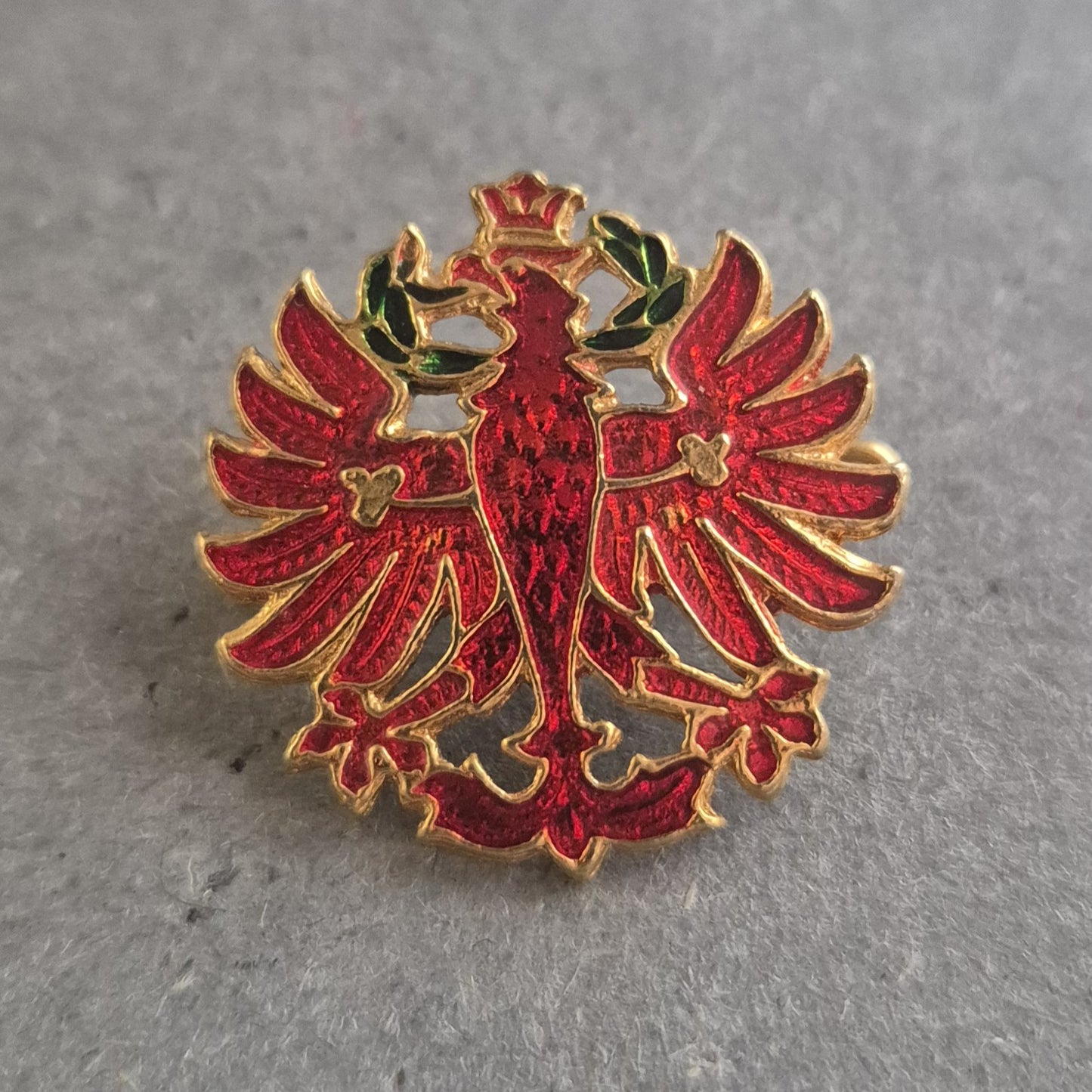 Pins Brosche Roter Adler mit Krone – Emaille Vintage-Look