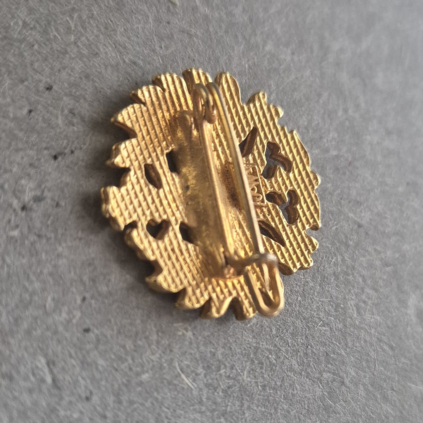 Pins Brosche Roter Adler mit Krone – Emaille Vintage-Look