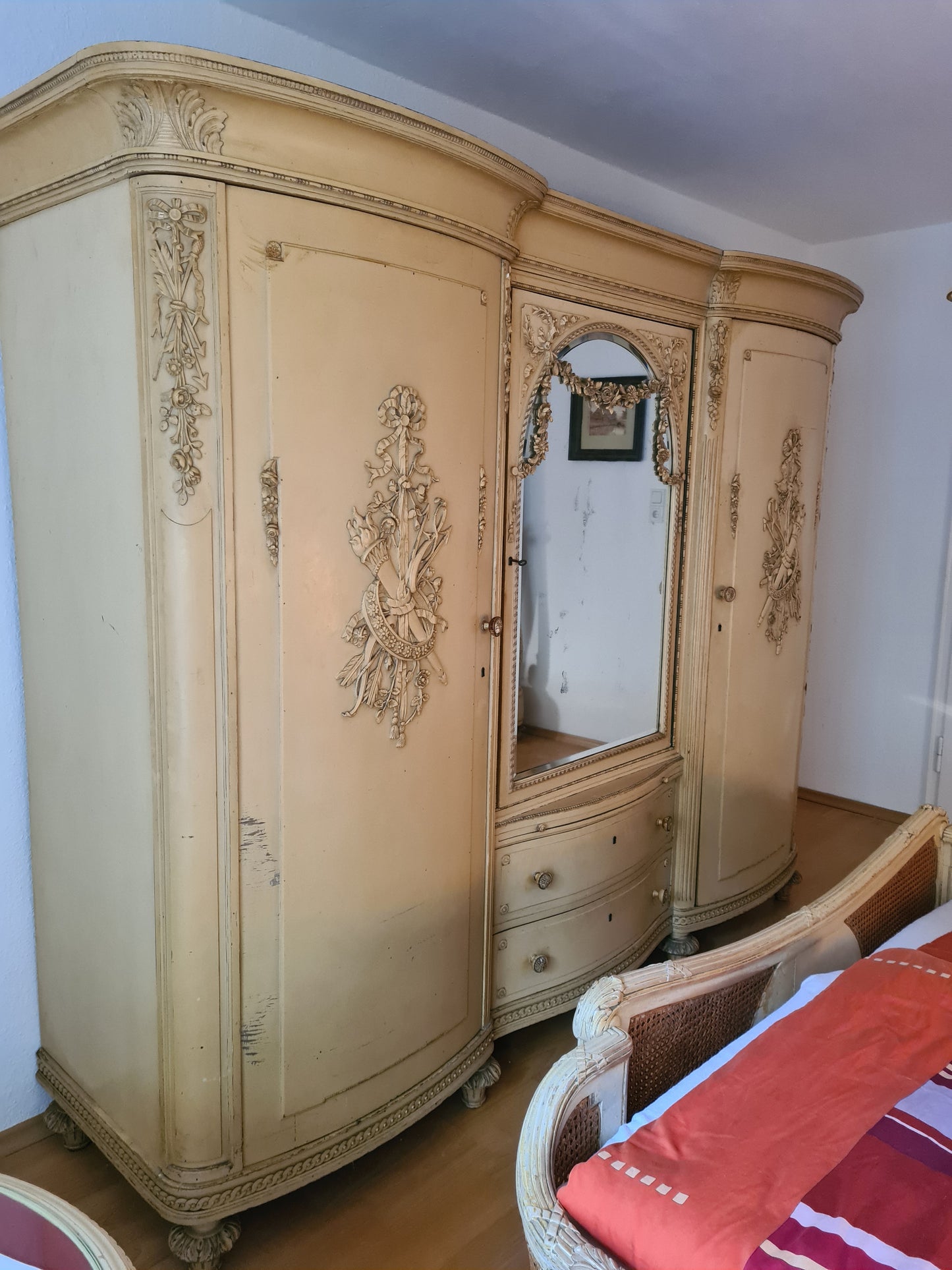 Antiker Kleiderschrank Schminktisch Schrank Louis Seize 250cm