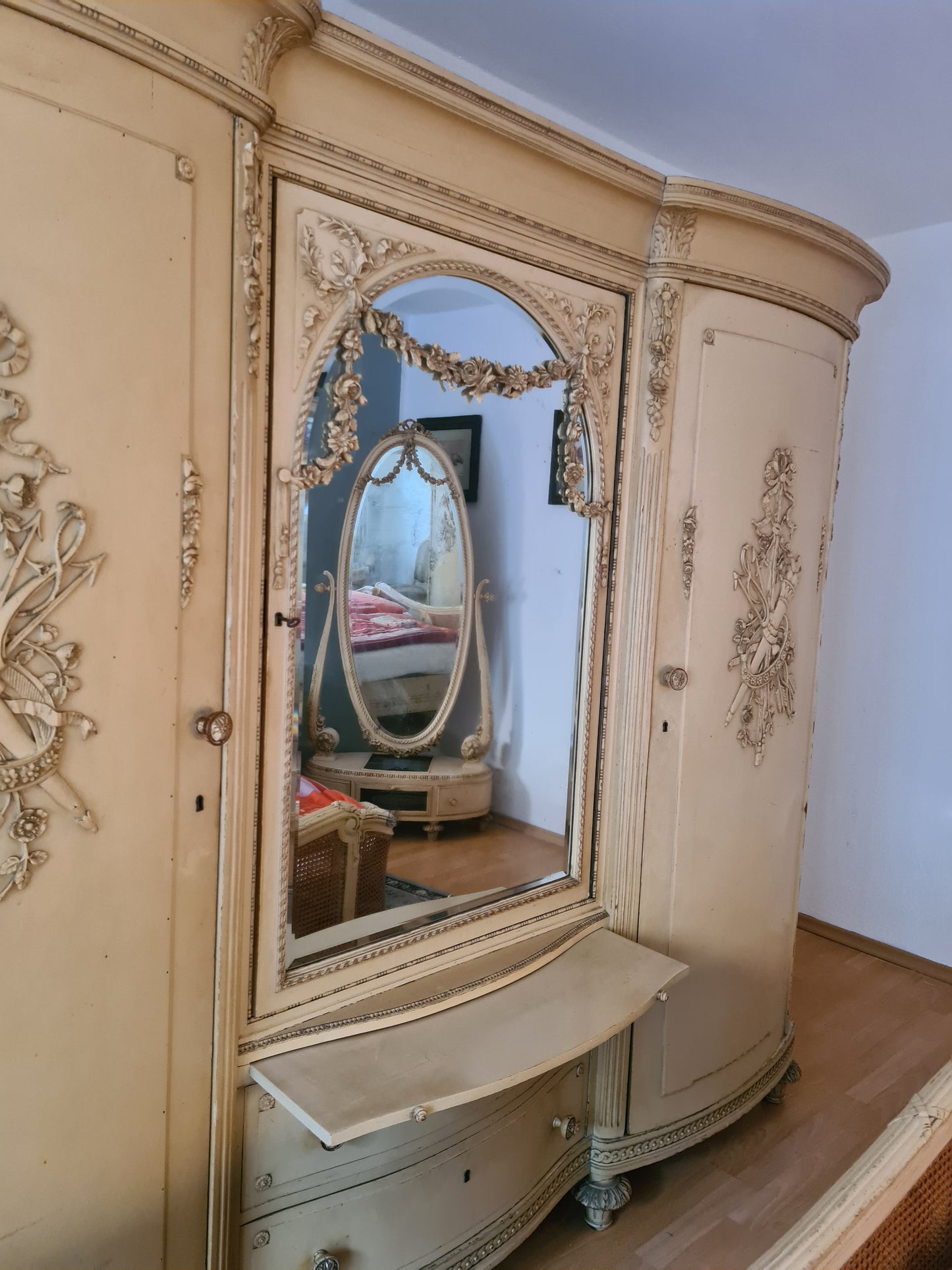 Antiker Kleiderschrank Schminktisch Schrank Louis Seize 250cm