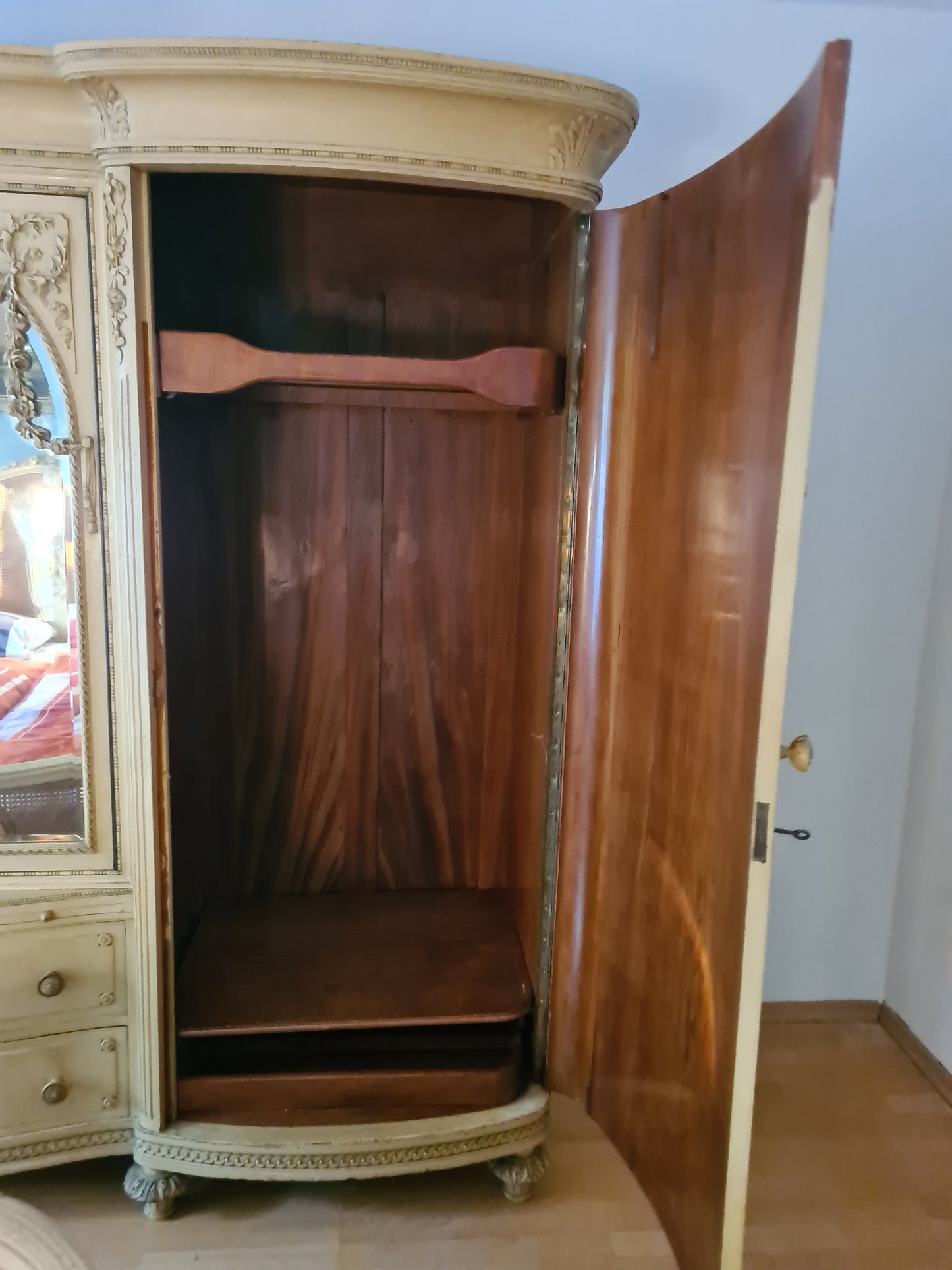 Antiker Kleiderschrank Schminktisch Schrank Louis Seize 250cm