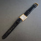 Vintage Armreif aus Edelstahl mit Goldfinish – Graviertes Design