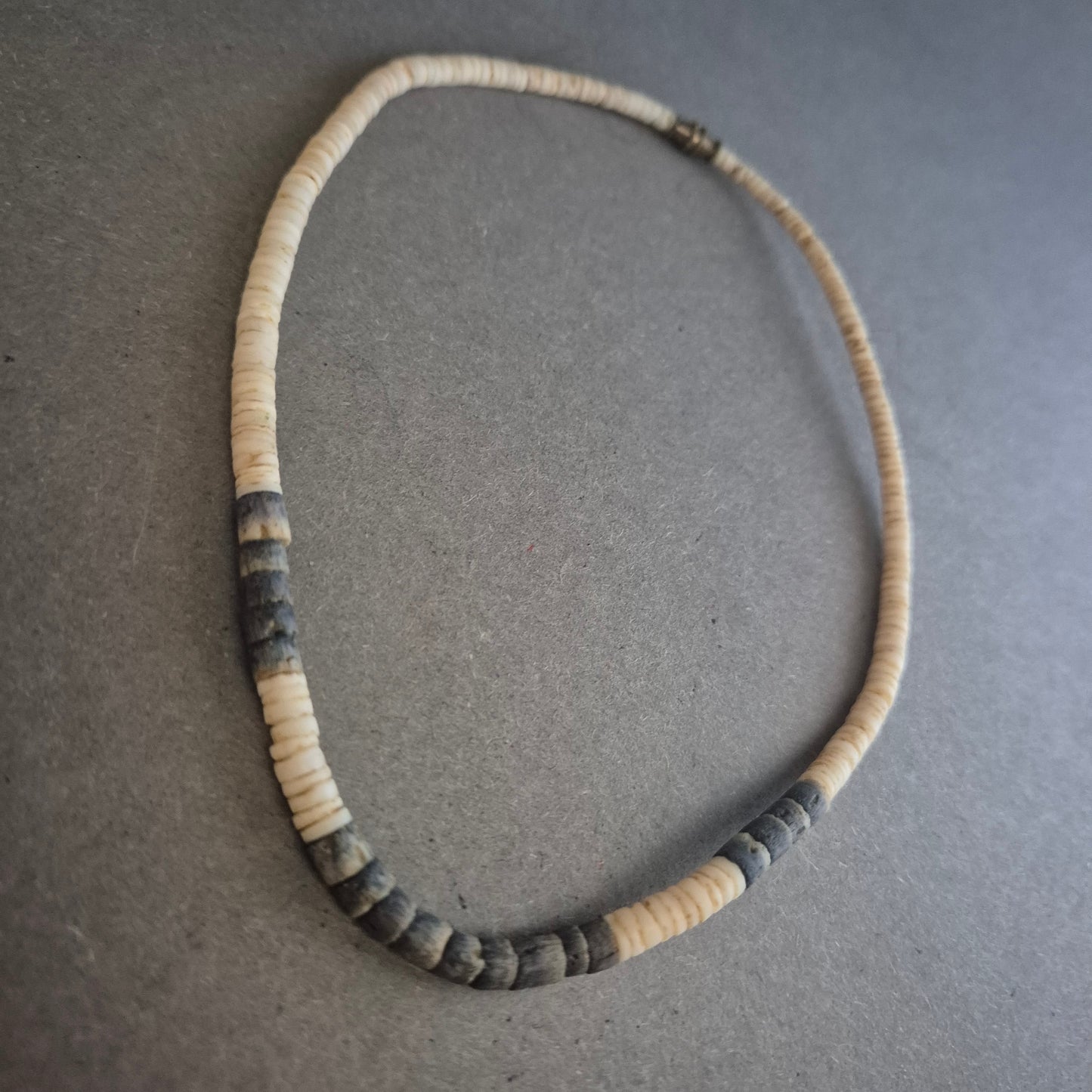 Vintage Surferkette aus Heishi-Scheiben – Naturlook im Boho-Stil