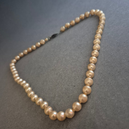 Vintage Perlenkette mit Patina – Authentischer Retro-Charme