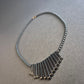 Statement-Kette mit Hämatit-Look – Geometrisches Design in Schwarz