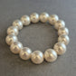 Elastisches Perlenarmband in Elfenbeinoptik – Klassisch und dezent