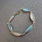 Edles Damenarmband mit Perlmutt & Blau – Maritimer Chic in Silberoptik