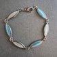 Edles Damenarmband mit Perlmutt & Blau – Maritimer Chic in Silberoptik