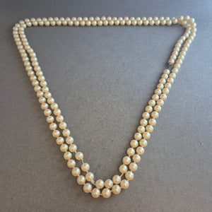 Zweireihige Vintage-Perlenkette – Klassische Eleganz in Cremeweiß