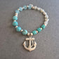 Maritimes Stretcharmband in Türkis – Mit Anker-Charm & Boho-Flair