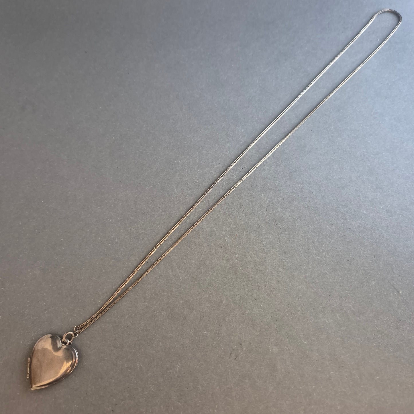 Vintage Herz-Medaillonkette aus Silber – Zeitlose Romantik zum Öffnen