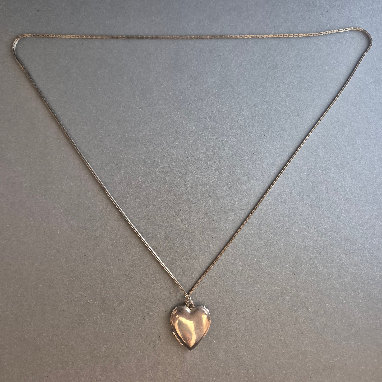 Vintage Herz-Medaillonkette aus Silber – Zeitlose Romantik zum Öffnen