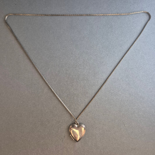 Vintage Herz-Medaillonkette aus Silber – Zeitlose Romantik zum Öffnen