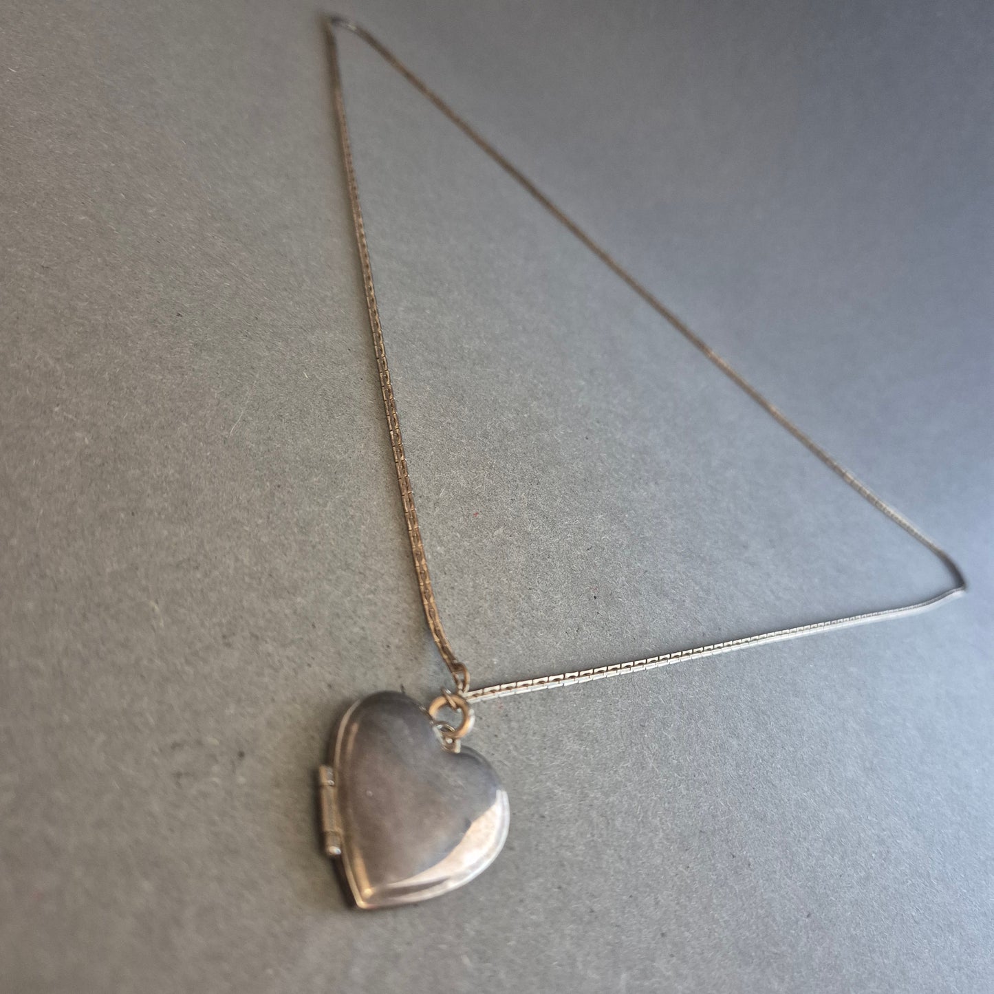 Vintage Herz-Medaillonkette aus Silber – Zeitlose Romantik zum Öffnen