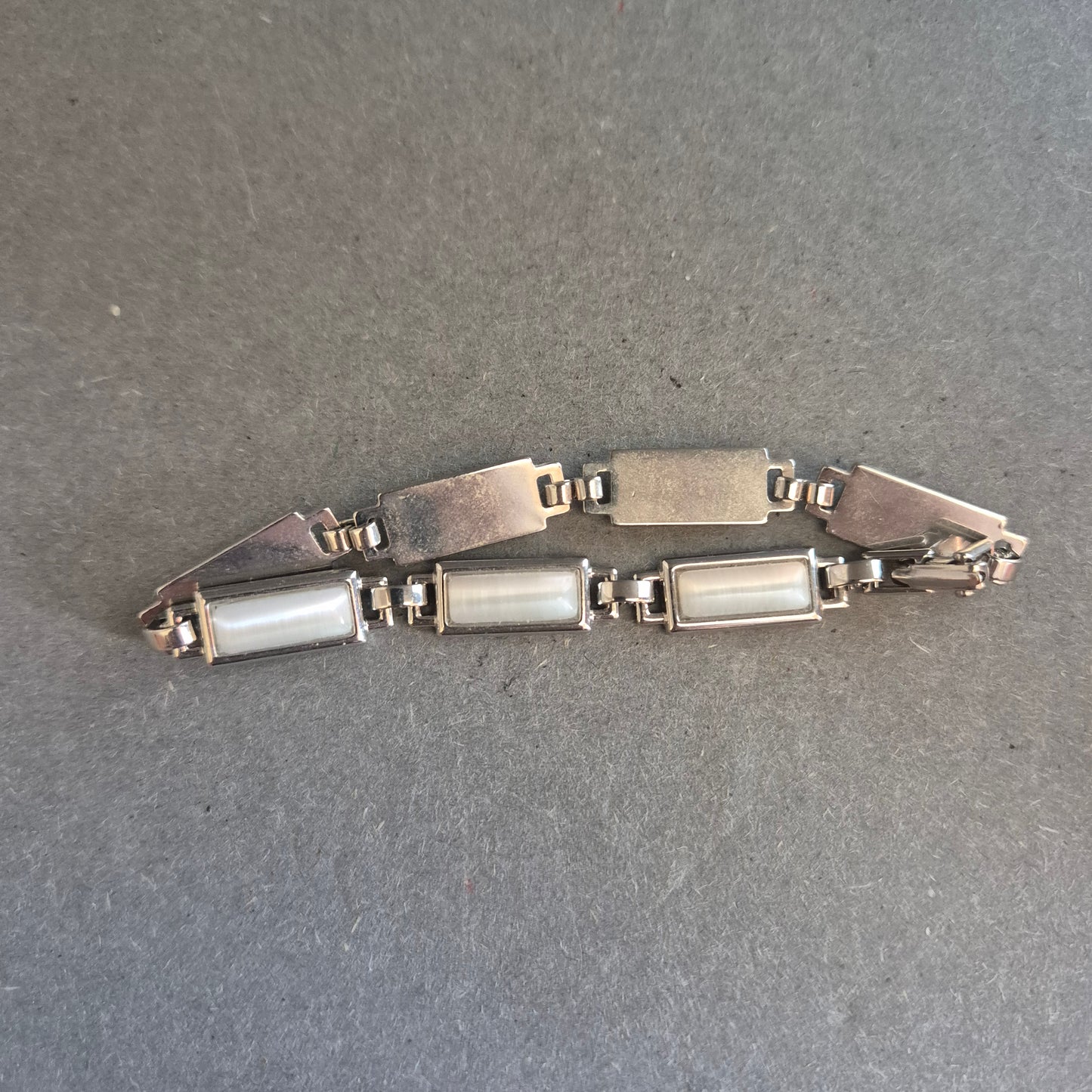 Elegantes Gliederarmband in Silber mit Perlmutt-Optik – Klassisch & Zeitlos