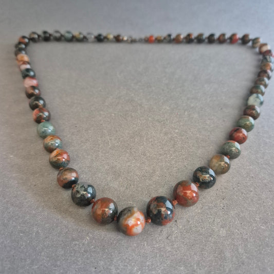 Kette aus Jaspis-Perlen – Natürliche Erdtöne