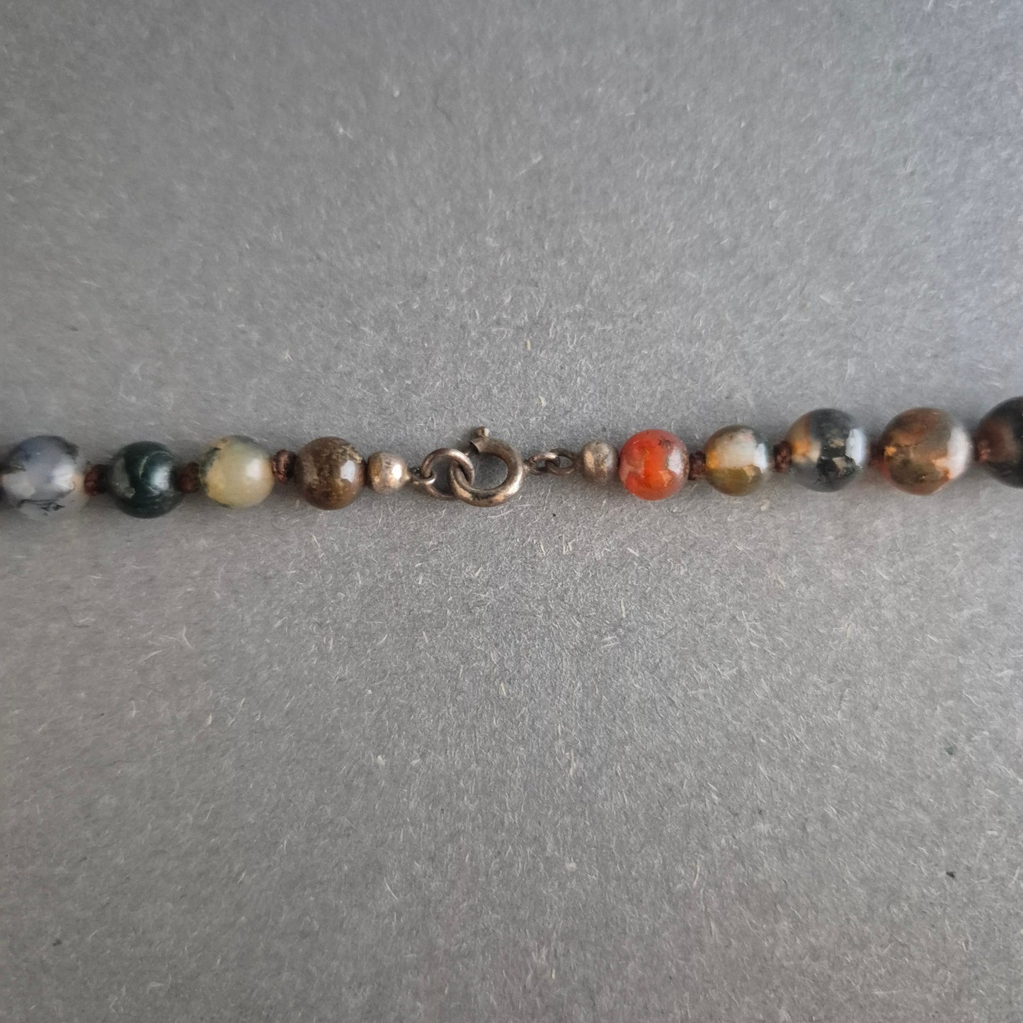 Kette aus Jaspis-Perlen – Natürliche Erdtöne