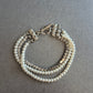 Elegantes Perlenarmband mit Strass – Dreifachreihe im Vintage-Stil