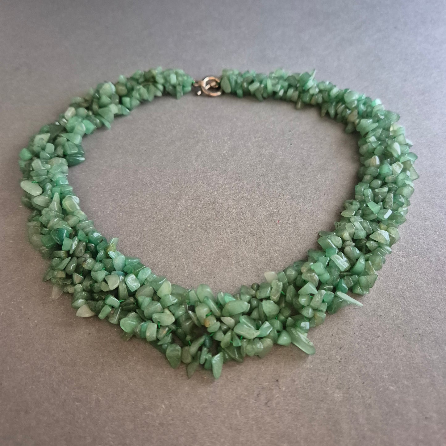 Grüne Edelstein-Kette aus Aventurin-Splittern