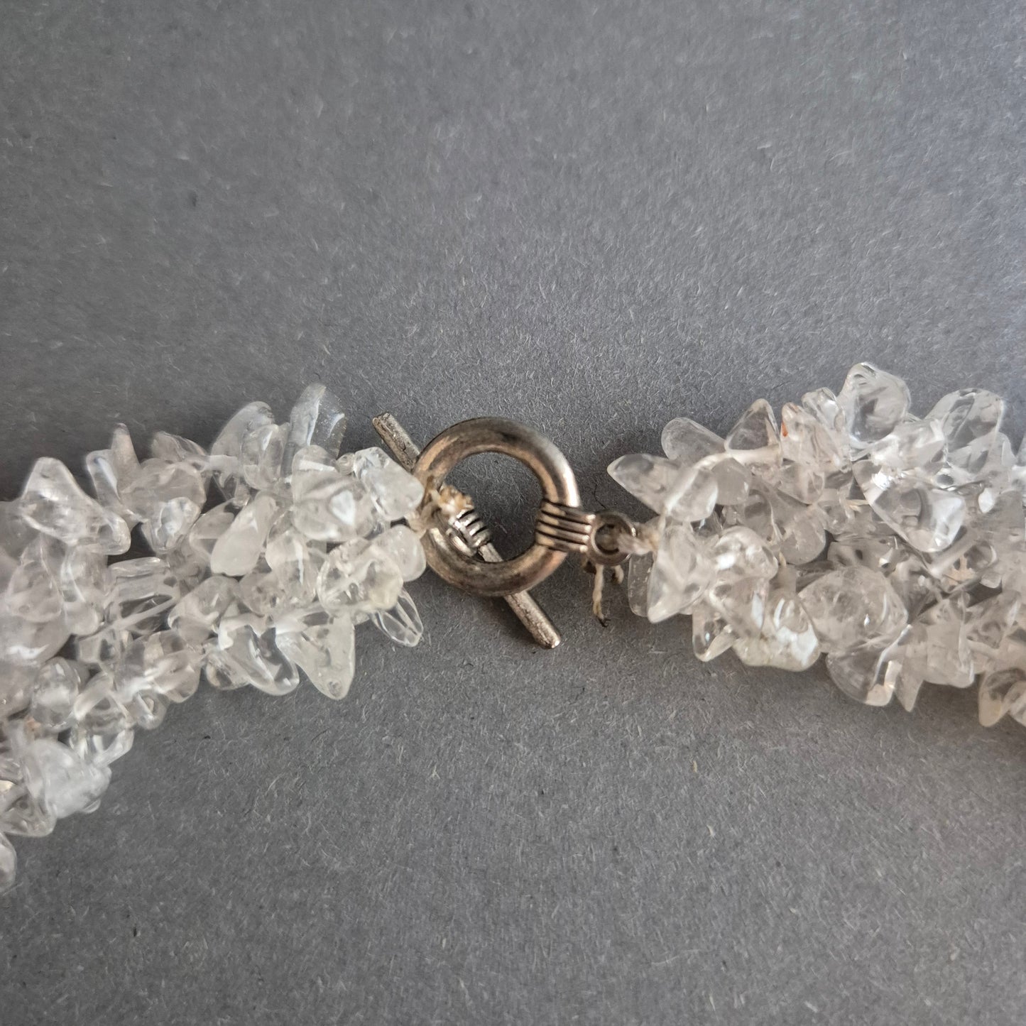 Dreireihige Bergkristall-Kette aus klaren Splittern