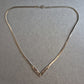 Vintage Silberkette mit V-förmigem Anhänger – Elegant und Geometrisch