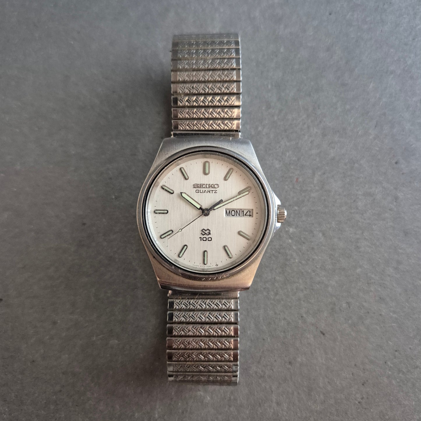 Klassische Seiko Quartz Armband Uhr – Edelstahl & Day-Date-Anzeige