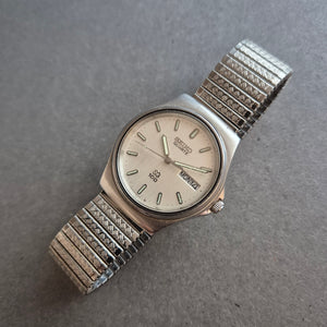 Klassische Seiko Quartz Armband Uhr – Edelstahl & Day-Date-Anzeige