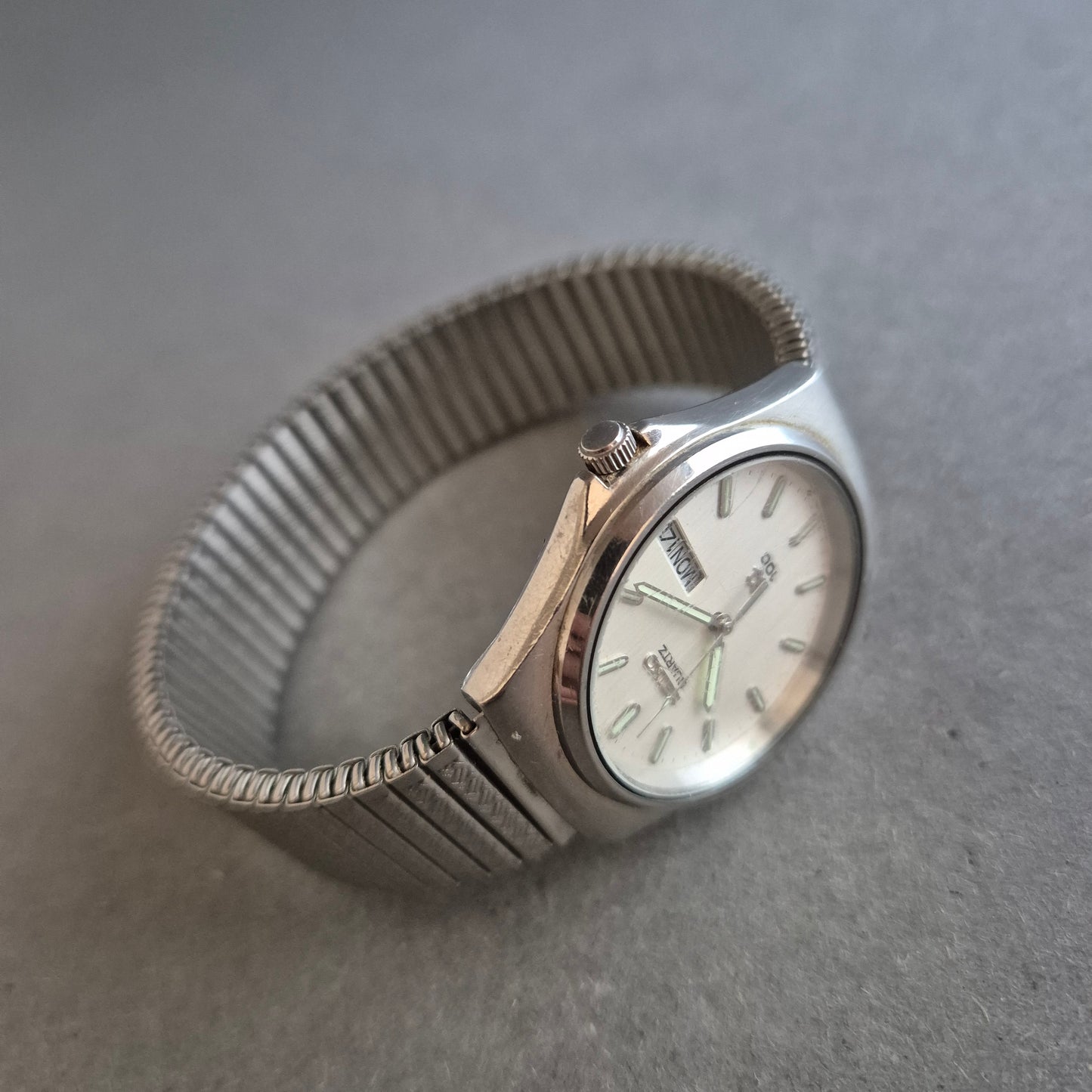 Klassische Seiko Quartz Armband Uhr – Edelstahl & Day-Date-Anzeige