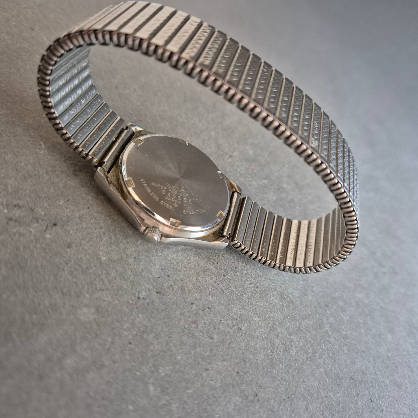 Klassische Seiko Quartz Armband Uhr – Edelstahl & Day-Date-Anzeige