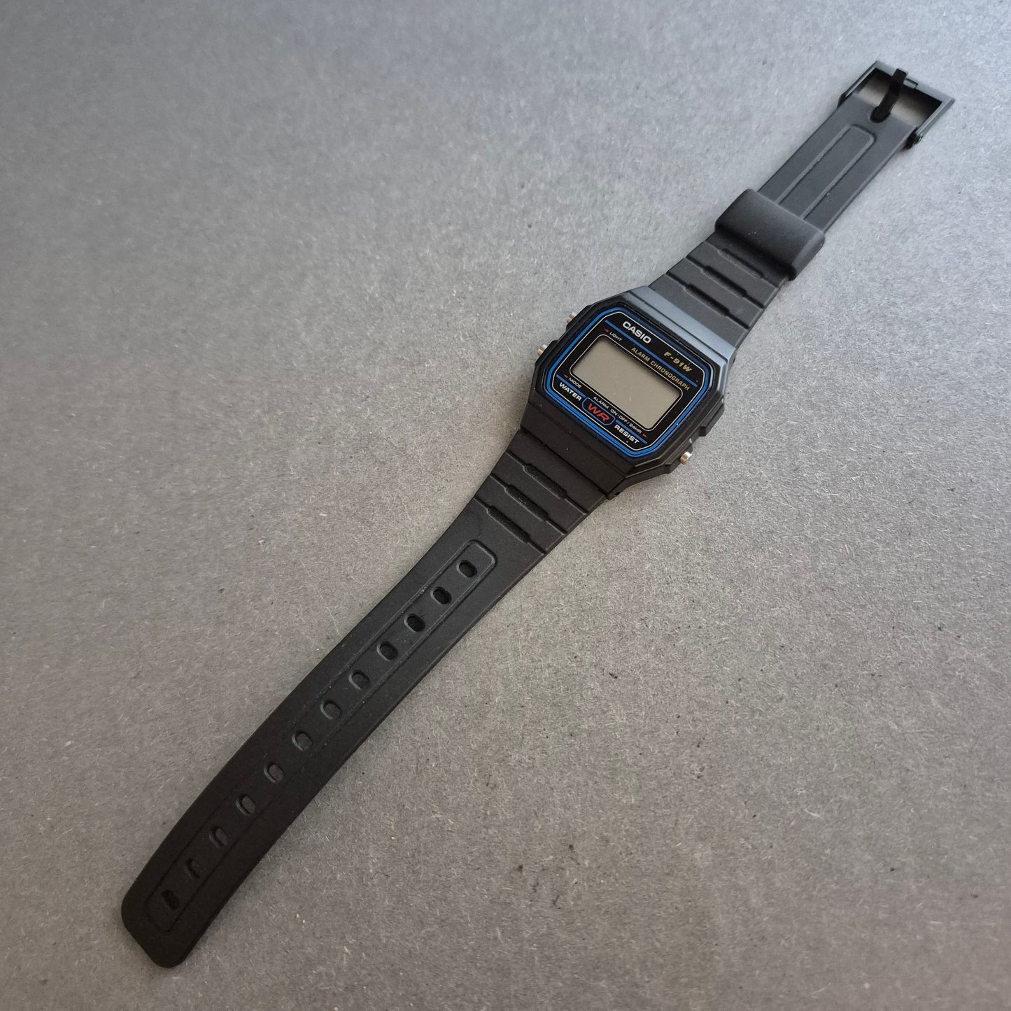 Kultige Casio F-91W Digitaluhr – Retro-Design & Alltagsfunktionen