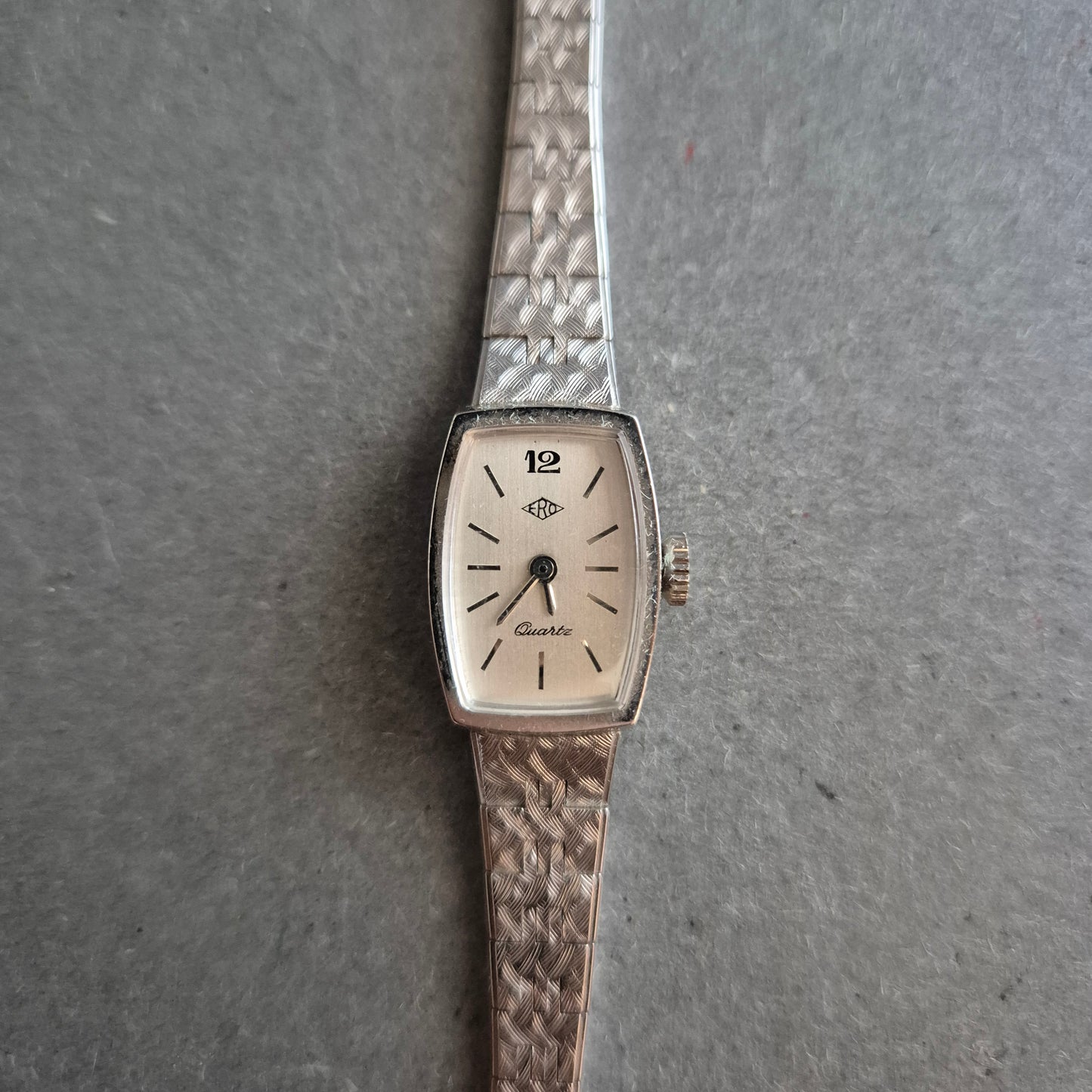 Vintage ERO Damenarmbanduhr – Schlichte Eleganz im Retro-Look