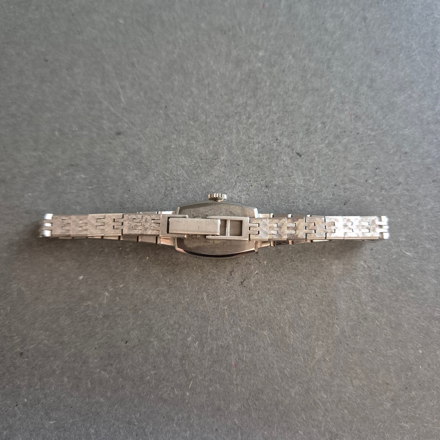 Vintage ERO Damenarmbanduhr – Schlichte Eleganz im Retro-Look