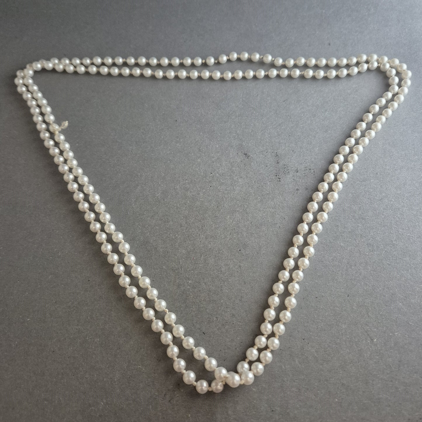 Elegante doppelte Perlenkette – Klassischer Chic für stilvolle Auftritte